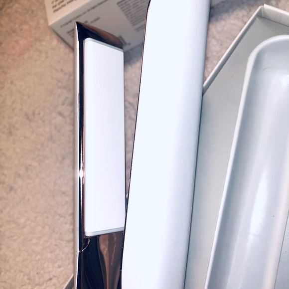 T3 Micro Lucea Heat ID Flat Iron - Picture 5 of 8